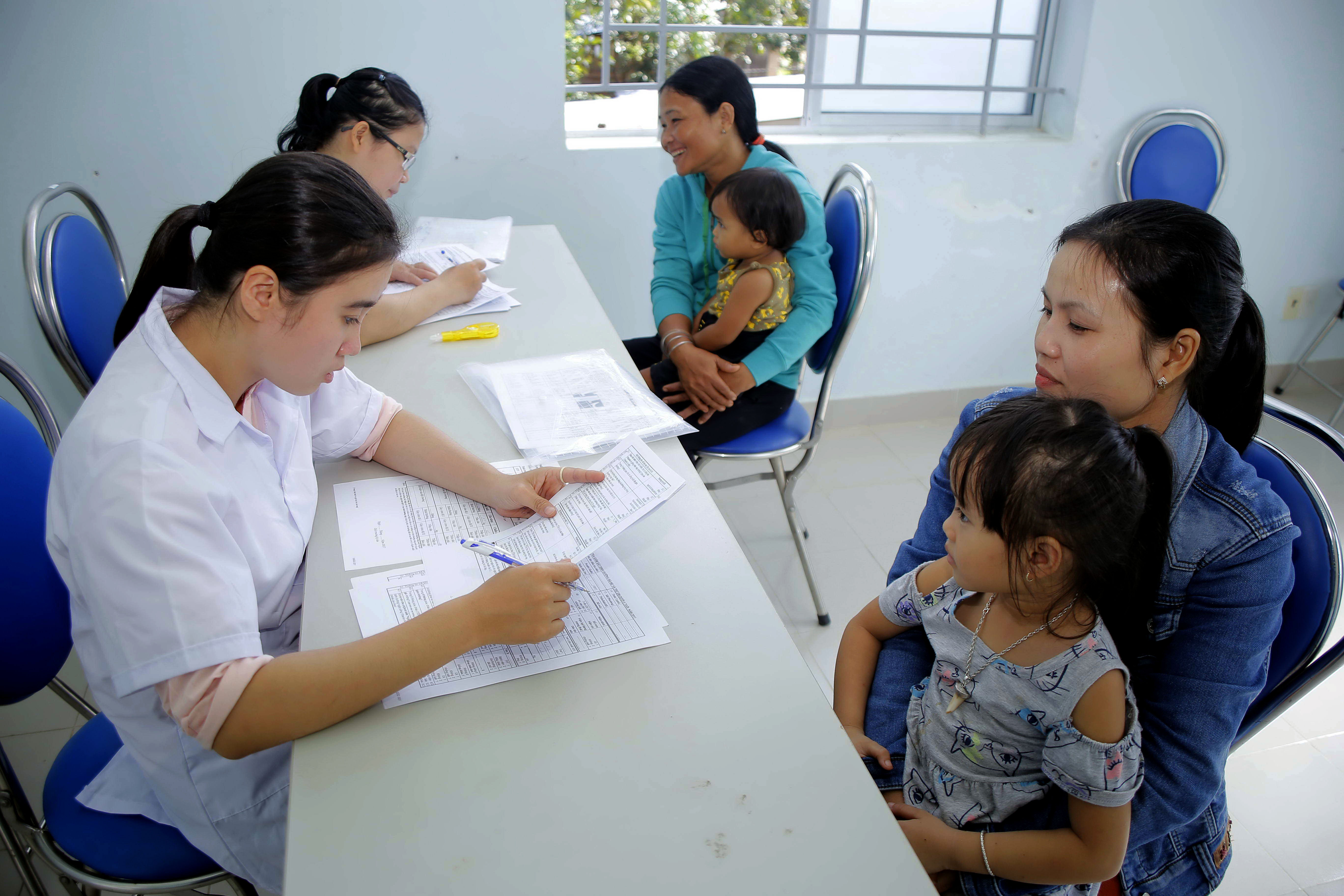 Hoạt động phòng chống suy dinh dưỡng trẻ em cần đồng bộ giữa các địa phương 